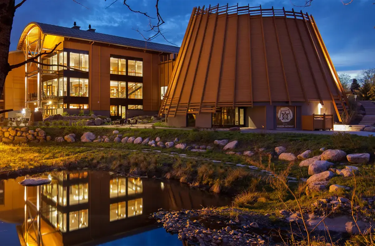 Découvrez votre futur avec Mews_Thumbnail 1203x791