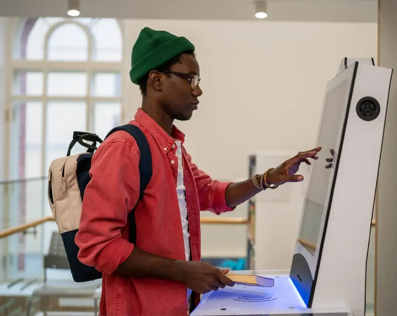 der vorgang am self-service-kiosk