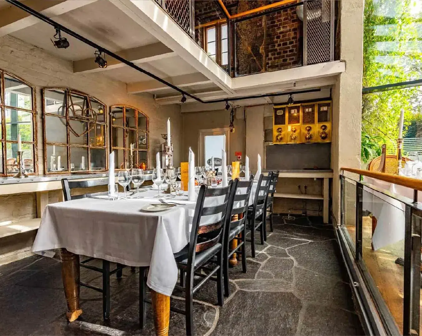 Kronen Hotels Website body Image 2 1352 x 1076-50