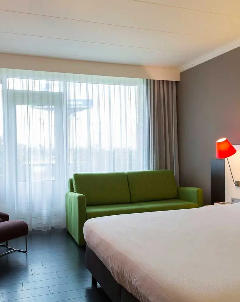 Postillion - 807x1014 - Body Image 1