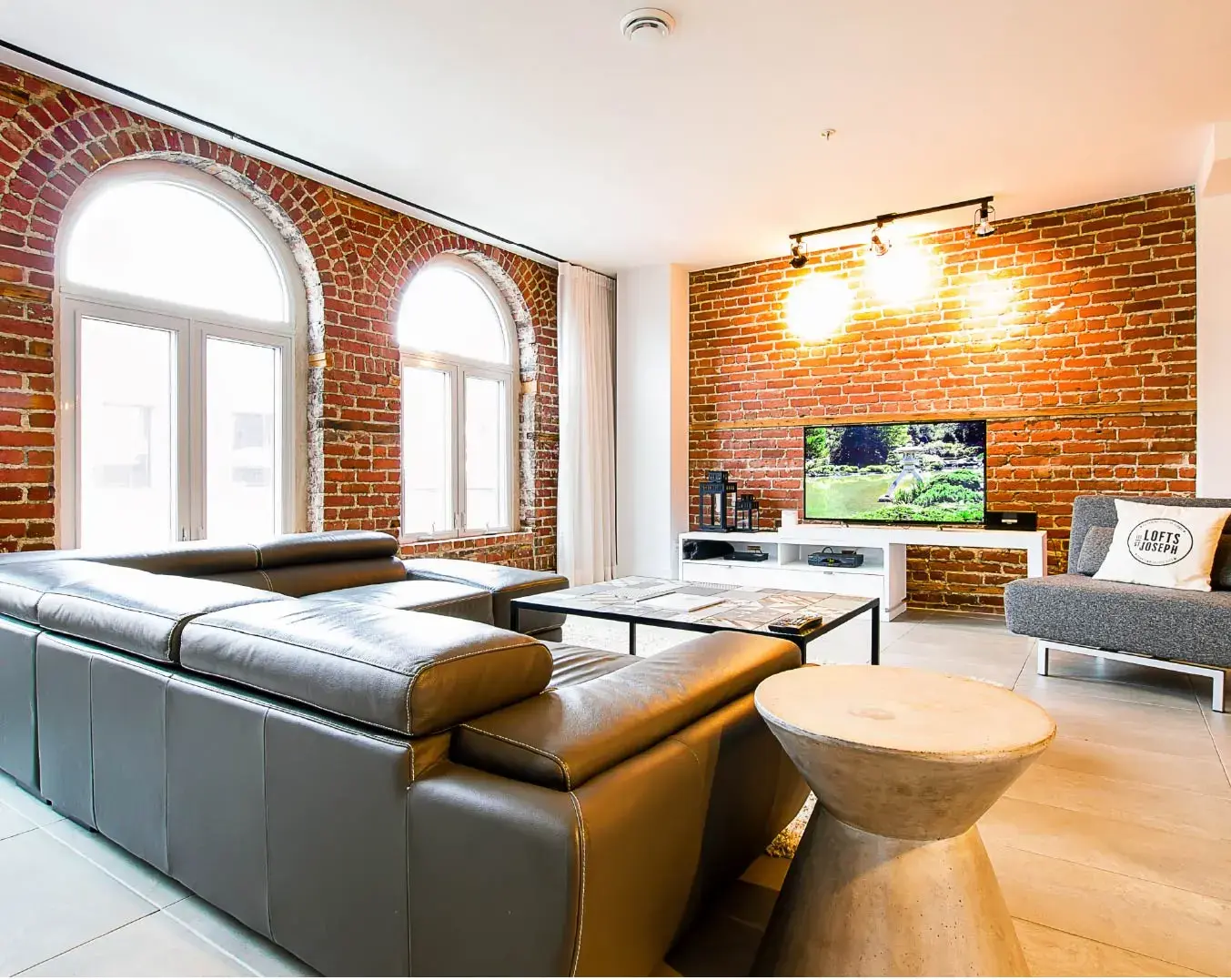 From check-in to parking, Website body Image 1 1076 x 1352-50