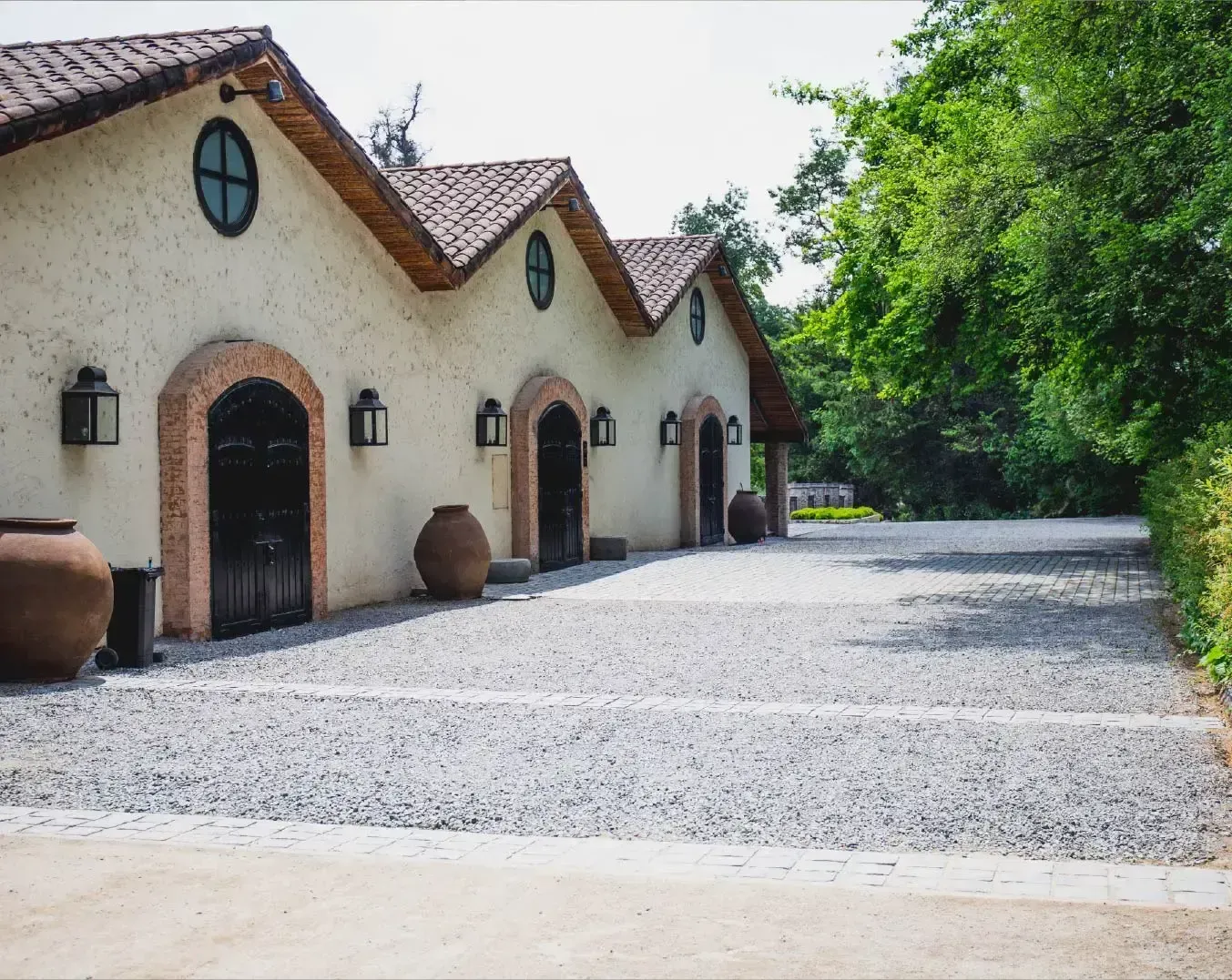 How to choose between a motel and a hotel