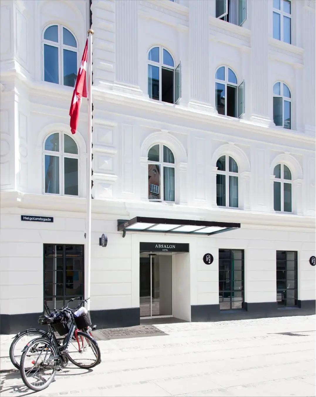 Absalon Hotel Portrait body image - 1076x1352-50 (1)