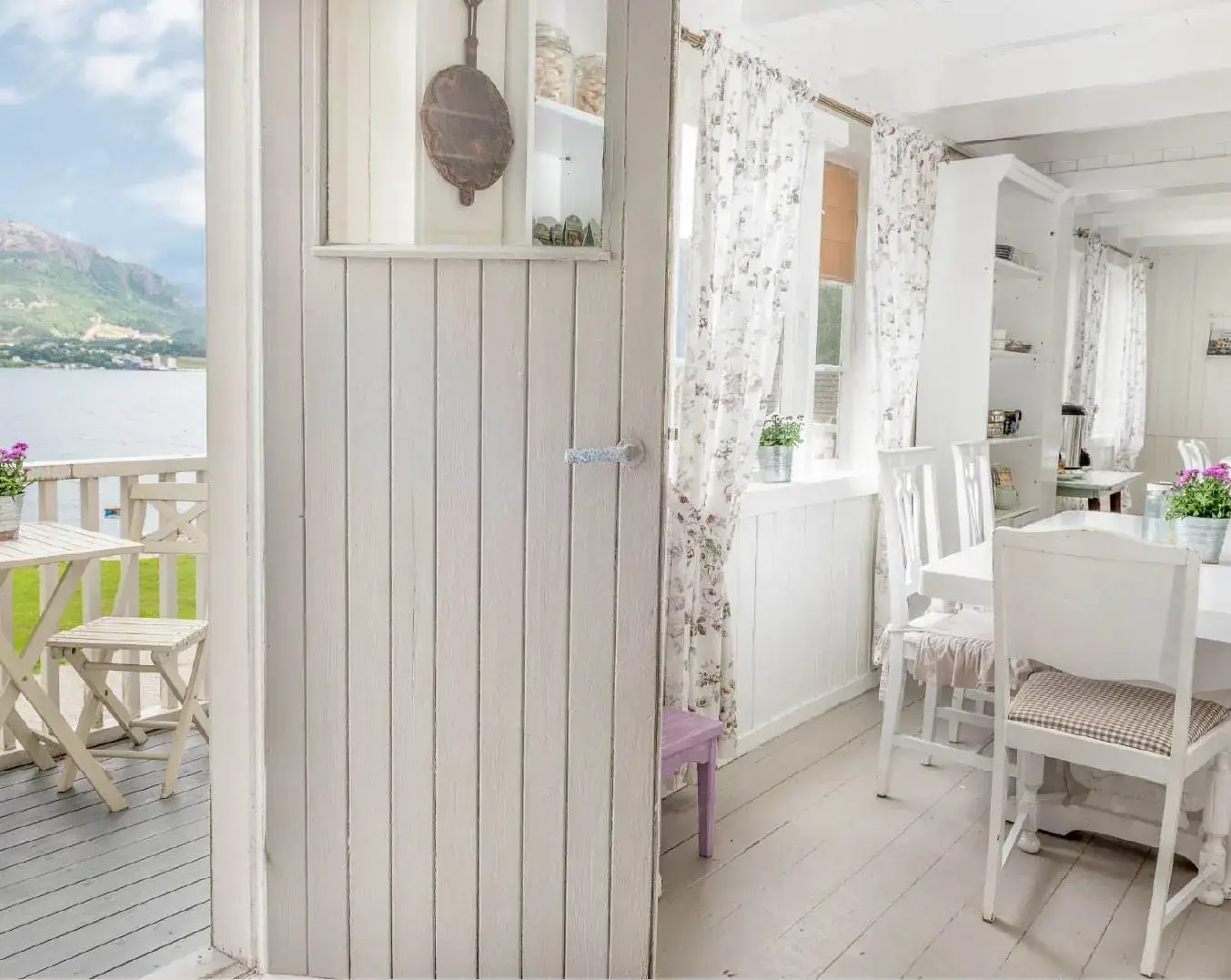 Kronen Hotels Website body image 3 1352 x1076-50