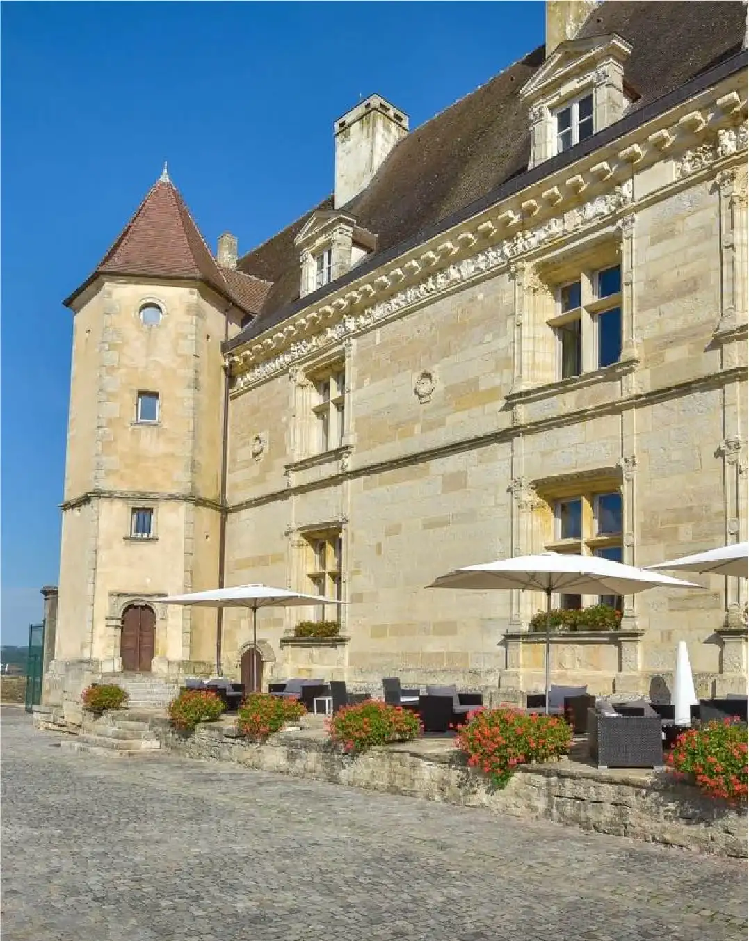 Portrait body image - 1076x1352 copy-50-Jun-07-2022-01-37-00-10-PM