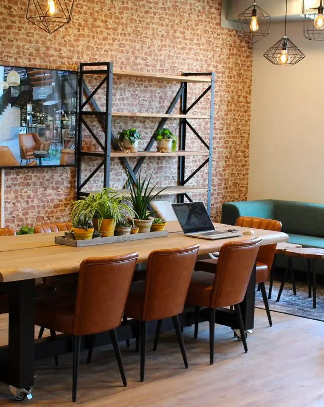 GuestHouse - 1076x1352 - Body Image 1