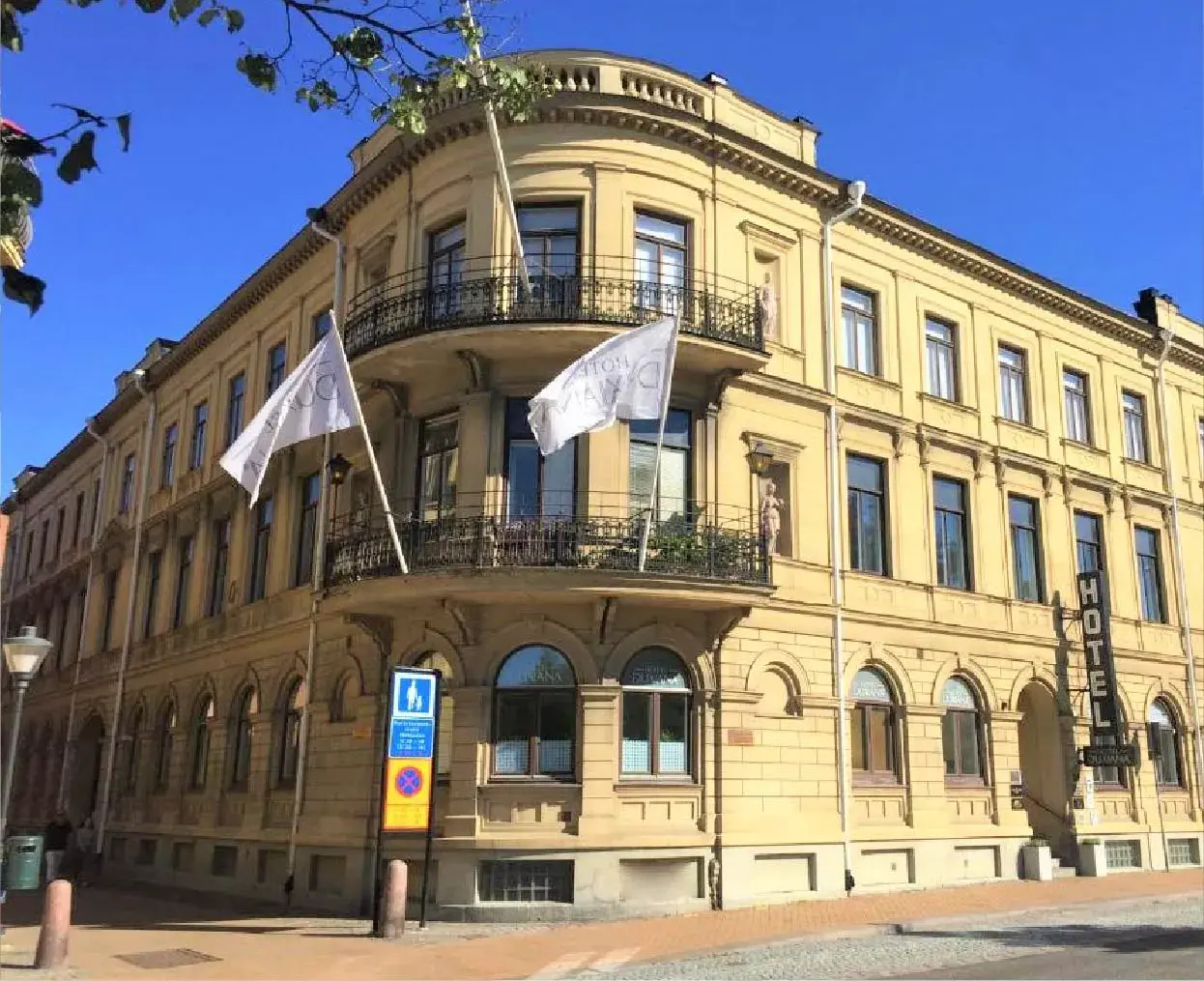 Gothenburg City Center Hotels Hero - 1245x1014-50 (1)