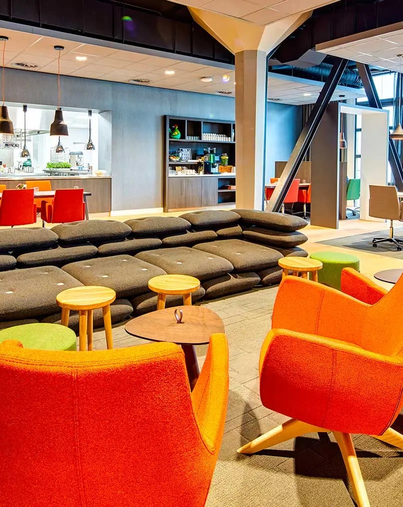 Postillion - 807x1014 - Body Image 3-1 