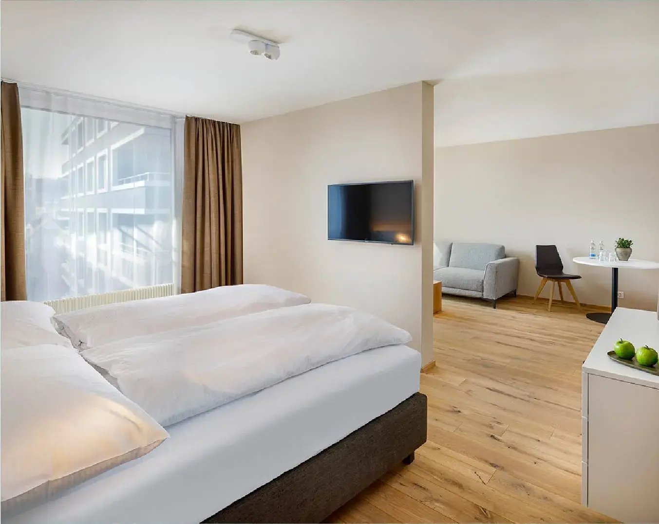 welcome hotels Switzerland  Website body Image 1 1076 x 1352-50 