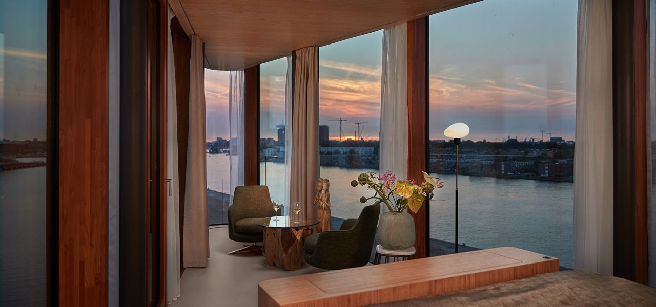 hotel-jakarta-amsterdam-wow-suite-room-kamer-westcord-hotels-2 