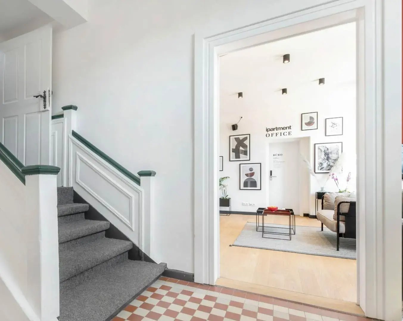 ipartment   Website body Image 1 1076 x 1352-50 